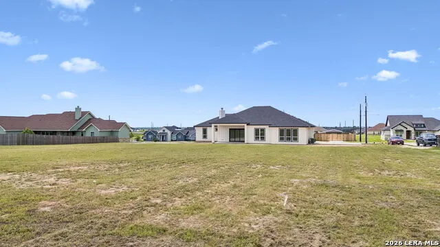 109 Summer Meadow Dr La Vernia, TX 78121