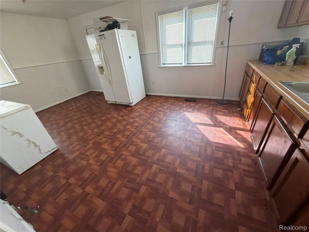 124 Le Roy Street River Rouge City, MI 48218