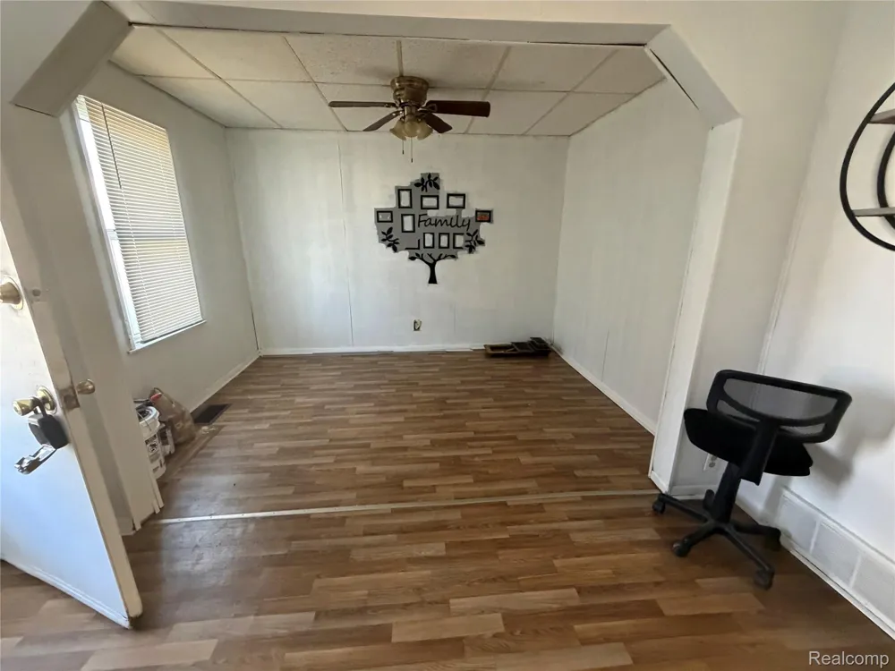 124 Le Roy Street River Rouge City, MI 48218
