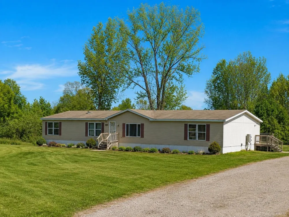 6524 96th Avenue Pentwater Township, MI 49420