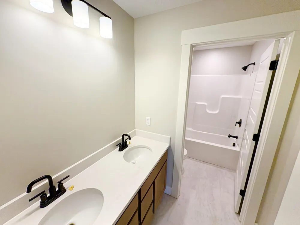 5859 Valley Point Drive SE Caledonia Township, MI 49316
