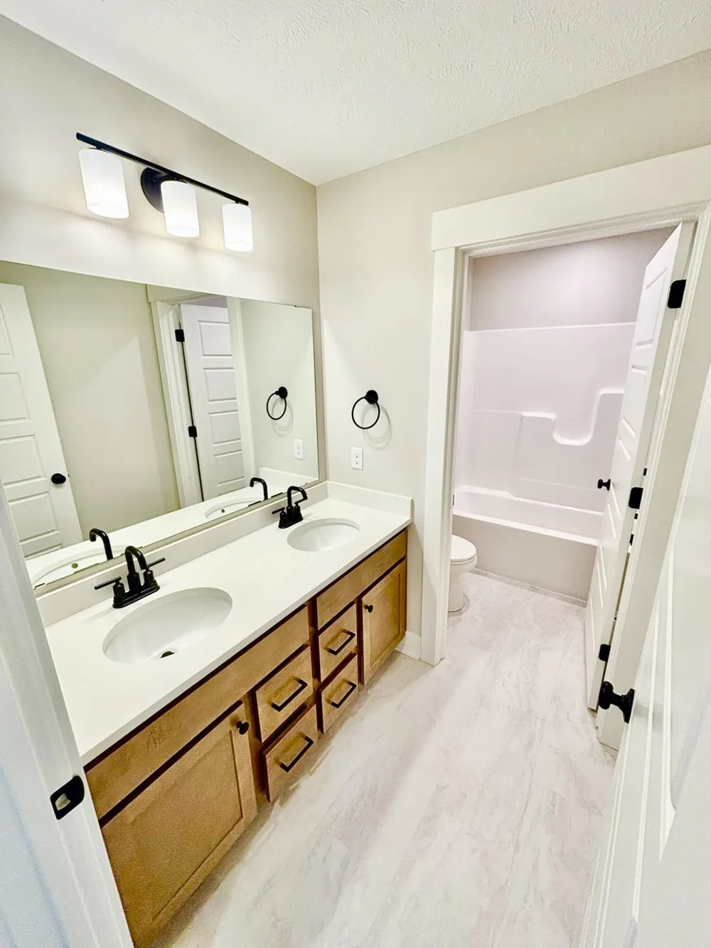 5859 Valley Point Drive SE Caledonia Township, MI 49316
