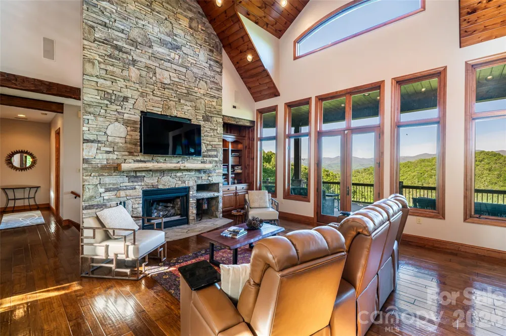 326 Summit Drive Whittier, NC 28789