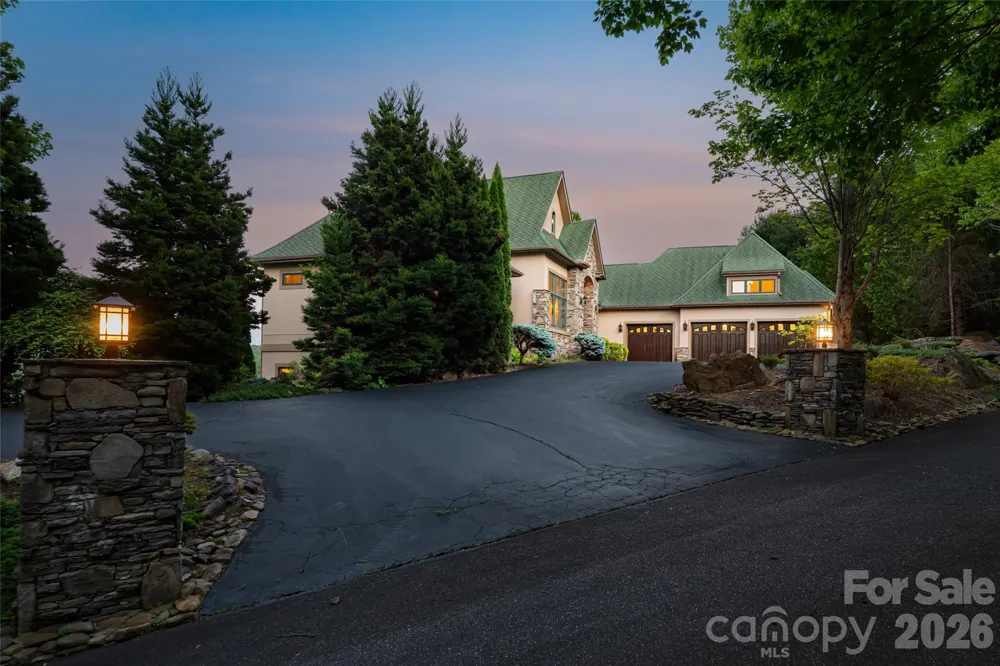 326 Summit Drive Whittier, NC 28789
