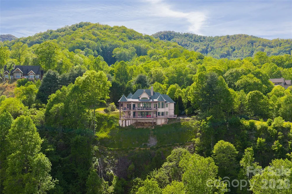 326 Summit Drive Whittier, NC 28789