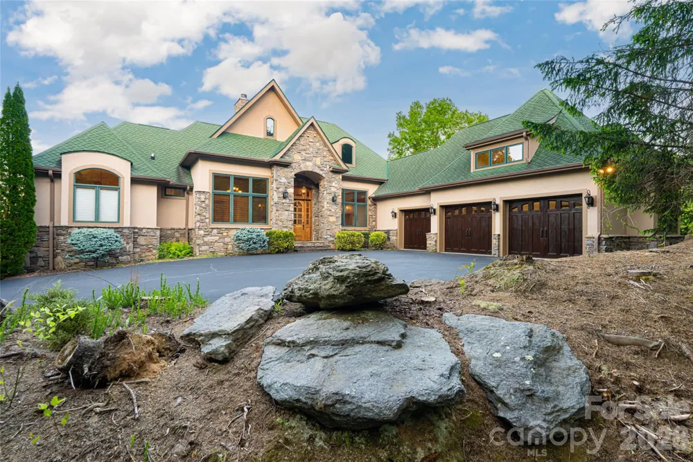 326 Summit Drive Whittier, NC 28789
