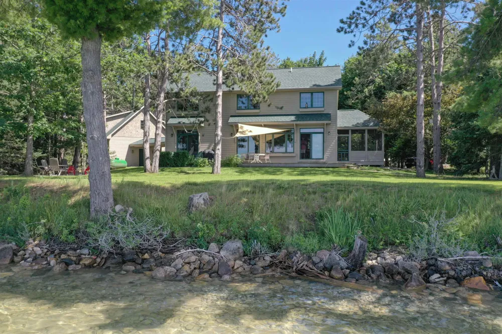 8431 Drake Lane Whitewater Township, MI 49690