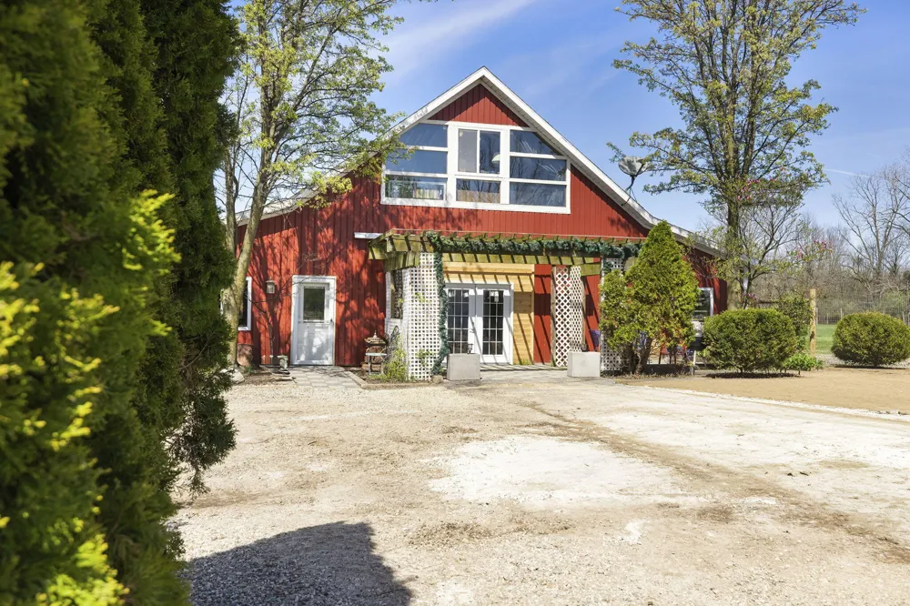 11971 S Hildebrandt Road Chikaming Township, MI 49125