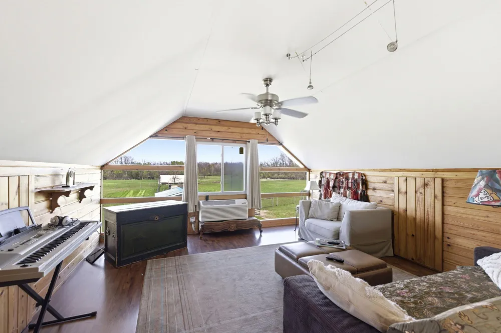 11971 S Hildebrandt Road Chikaming Township, MI 49125