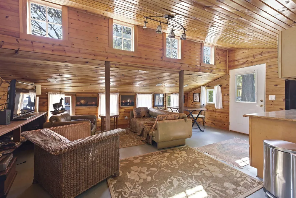 11971 S Hildebrandt Road Chikaming Township, MI 49125