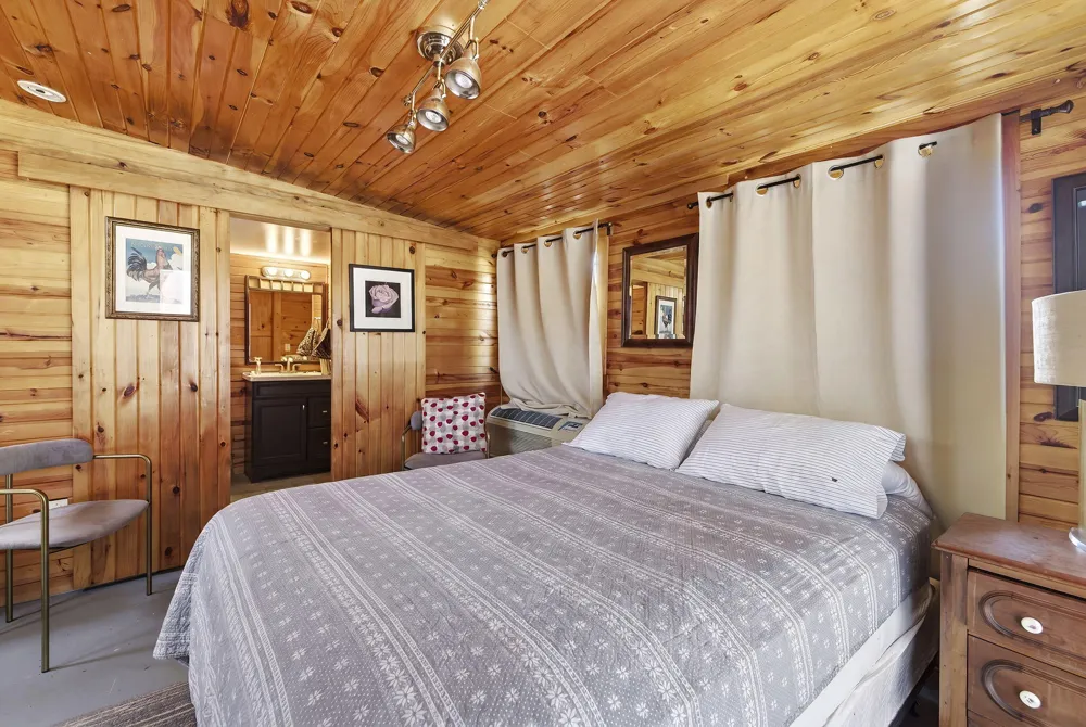 11971 S Hildebrandt Road Chikaming Township, MI 49125