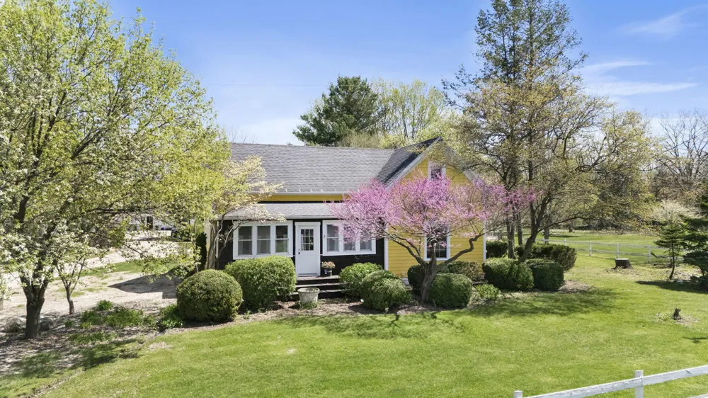 11971 S Hildebrandt Road Chikaming Township, MI 49125
