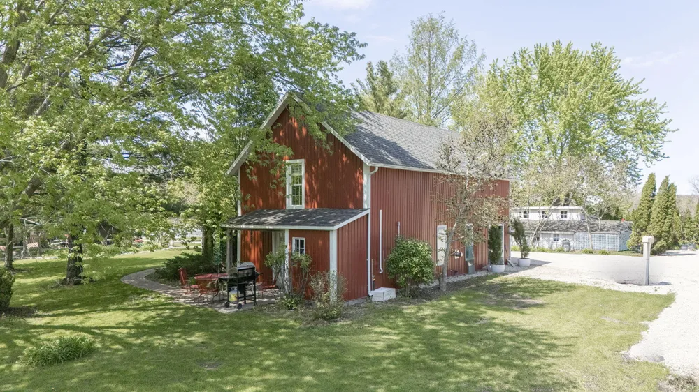 11971 S Hildebrandt Road Chikaming Township, MI 49125