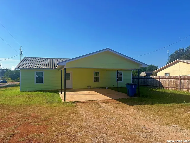 279 Edwards Ave Charlotte, TX 78011