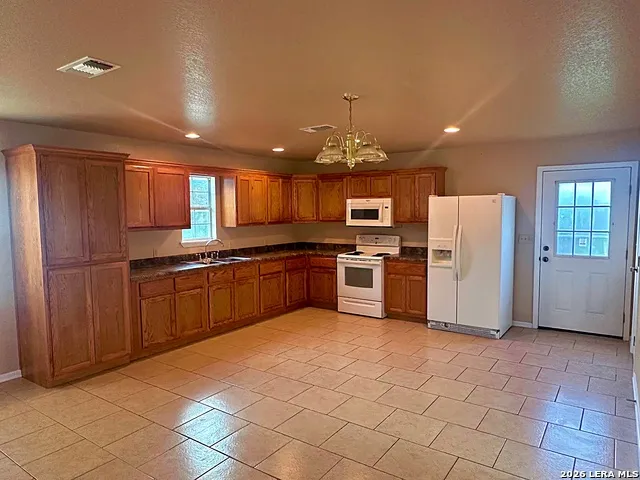 279 Edwards Ave Charlotte, TX 78011