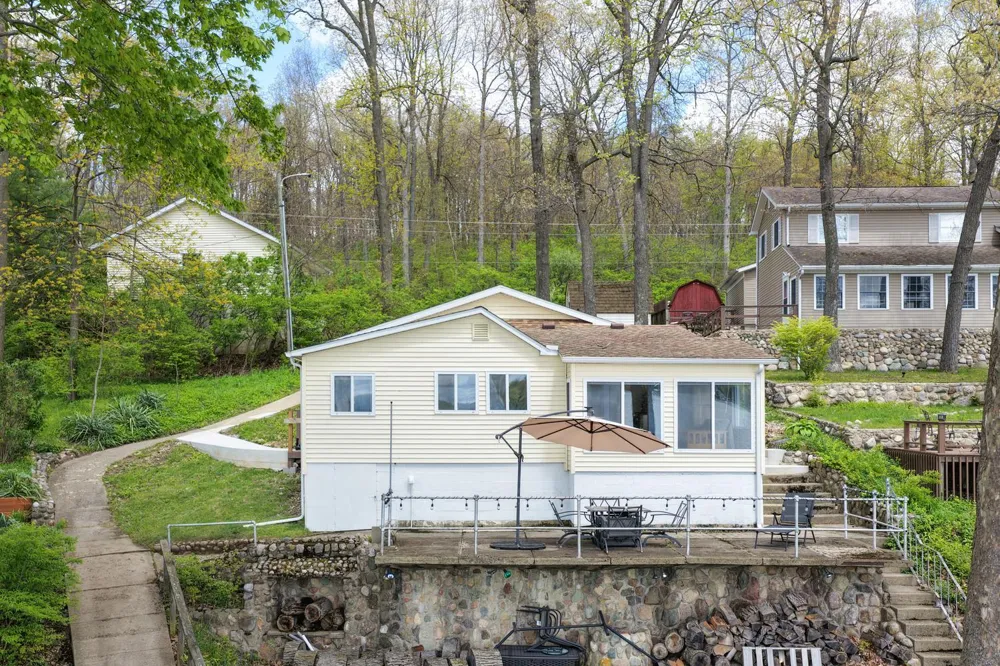 58484 E Clear Lake Road Fabius Township, MI 49093