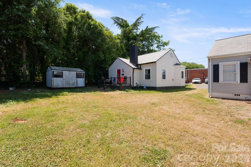 136 S Broadway Street Forest City, NC 28043