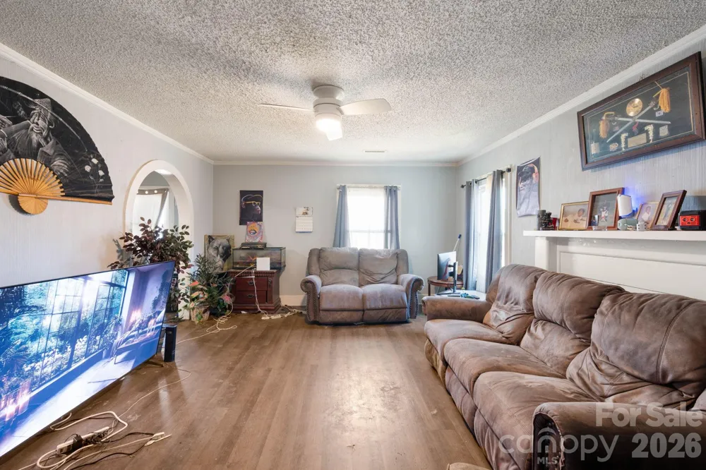 136 S Broadway Street Forest City, NC 28043