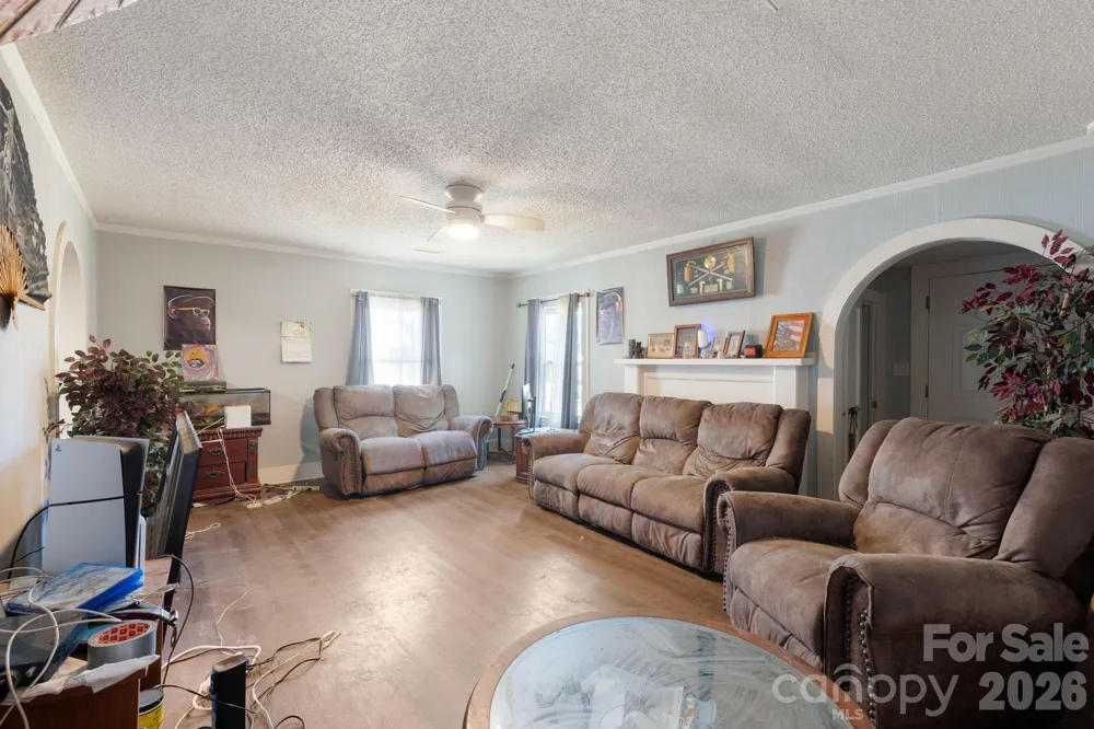 136 S Broadway Street Forest City, NC 28043