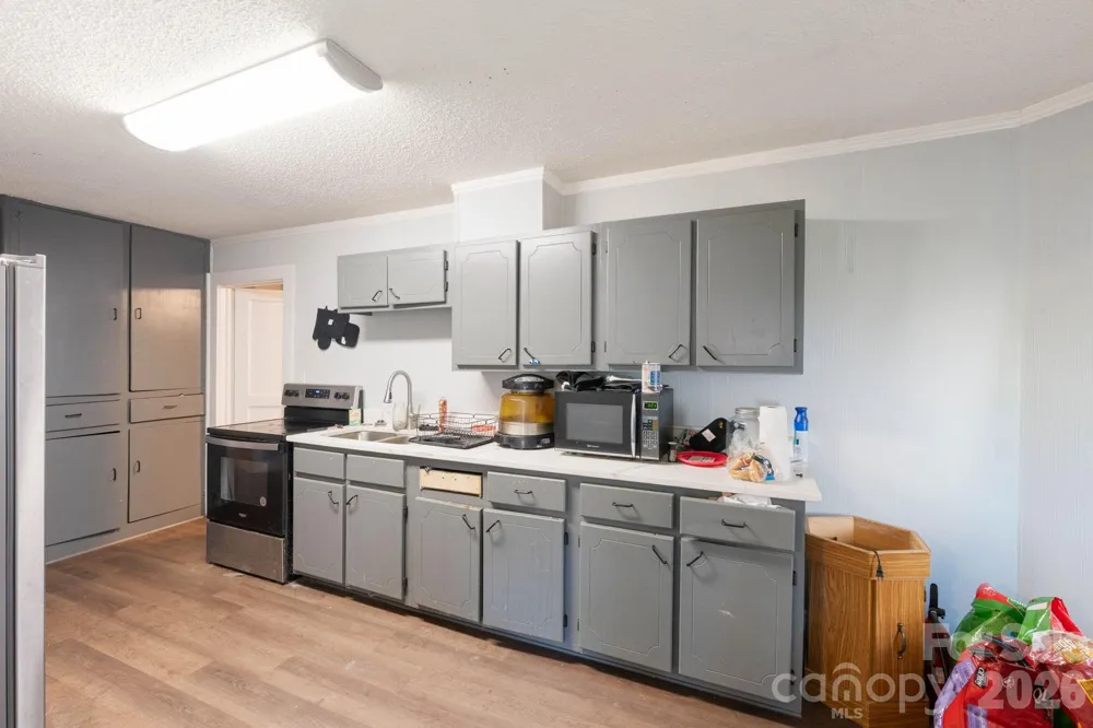 136 S Broadway Street Forest City, NC 28043