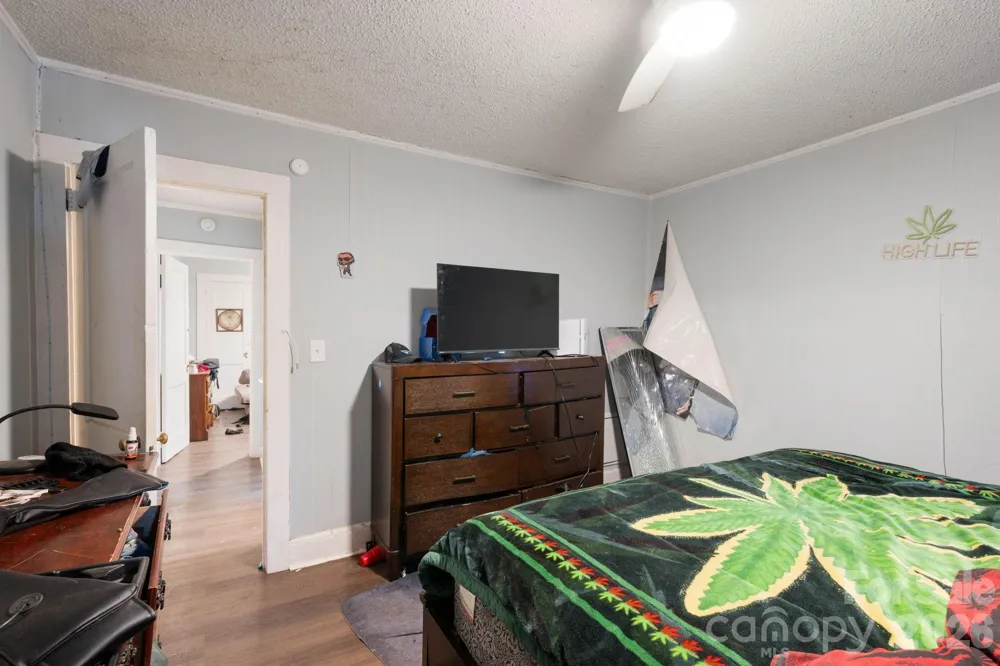 136 S Broadway Street Forest City, NC 28043