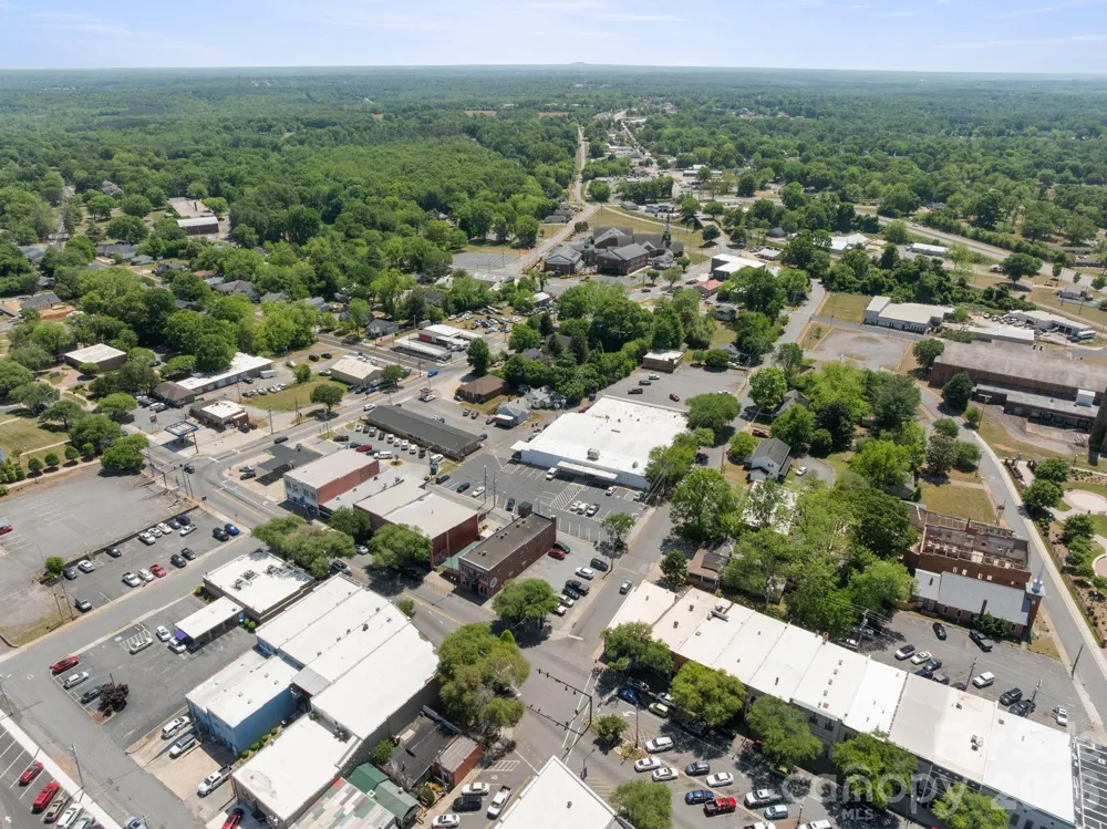 136 S Broadway Street Forest City, NC 28043
