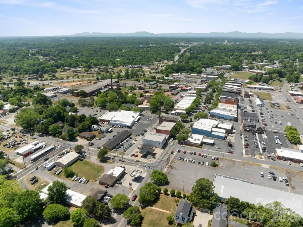 136 S Broadway Street Forest City, NC 28043