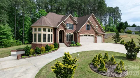 4 Royal Vista Way