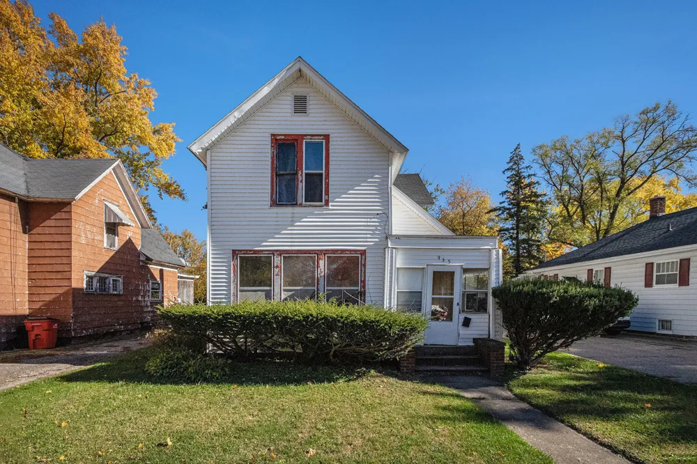 955 Colfax Avenue Benton Harbor City, MI 49022