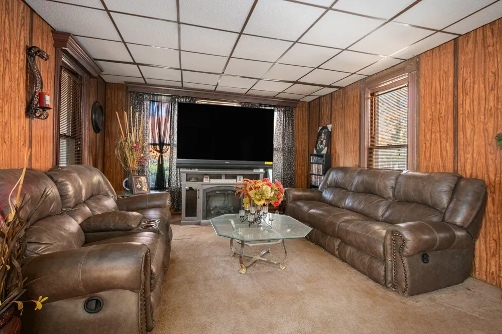 955 Colfax Avenue Benton Harbor City, MI 49022