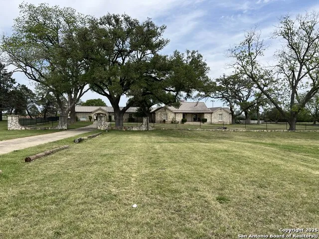 545 HIGHGATE DR Bandera, TX 78003