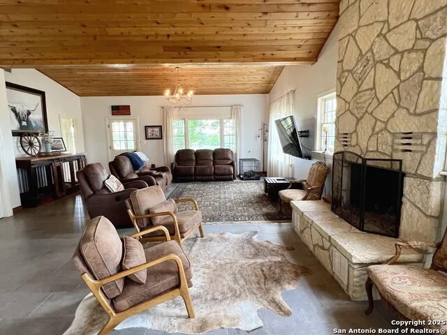 545 HIGHGATE DR Bandera, TX 78003