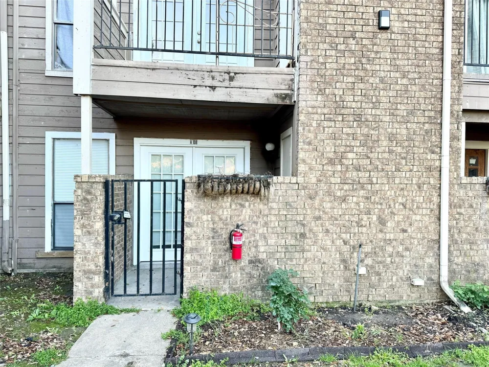 9801 Walnut Street #108 Dallas, TX 75243