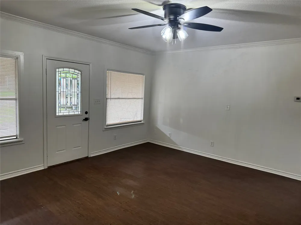 607 E Hundley Drive Lake Dallas, TX 75065
