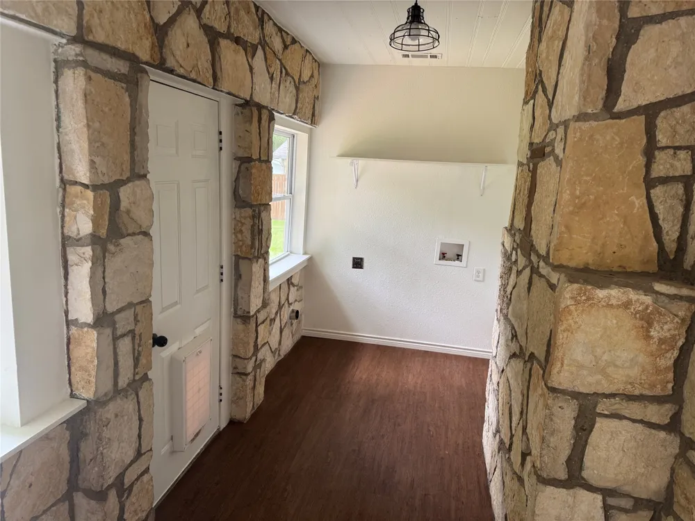 607 E Hundley Drive Lake Dallas, TX 75065