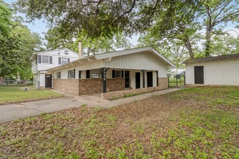 2328 Wildwood Way