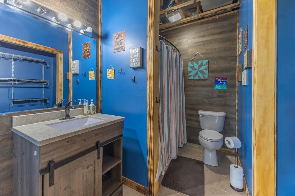 S3565 Rooster Ridge Lane Fountain City, WI 54629
