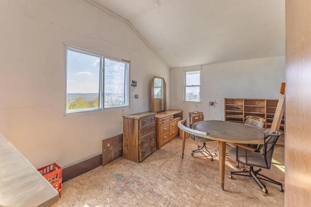 S3565 Rooster Ridge Lane Fountain City, WI 54629
