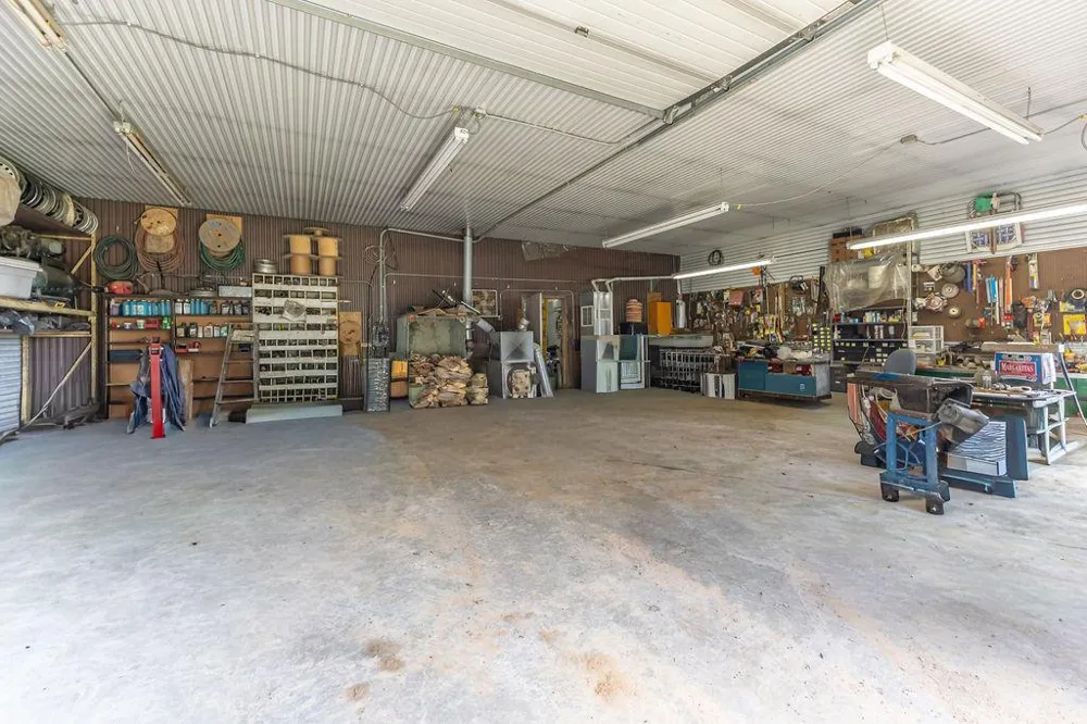 S3565 Rooster Ridge Lane Fountain City, WI 54629