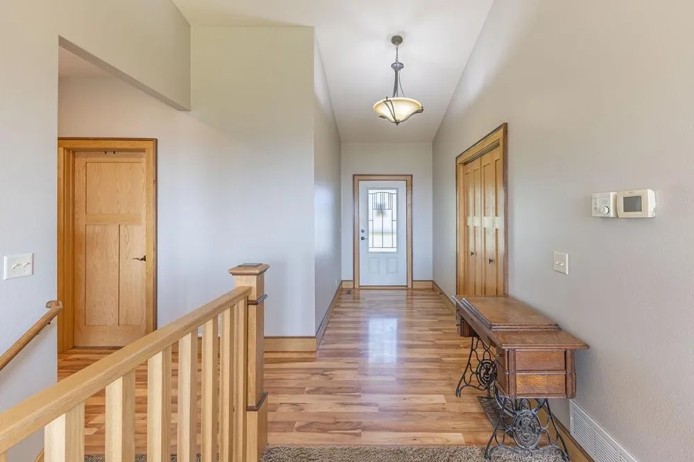 S3565 Rooster Ridge Lane Fountain City, WI 54629