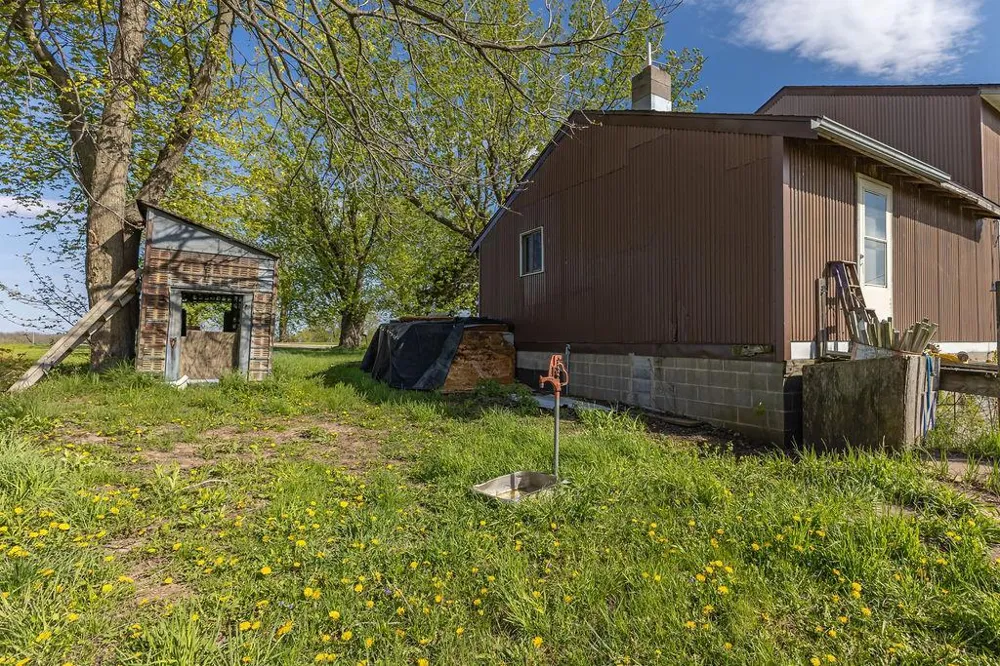 S3565 Rooster Ridge Lane Fountain City, WI 54629
