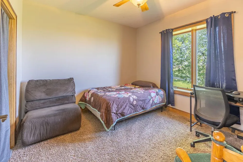 S3565 Rooster Ridge Lane Fountain City, WI 54629