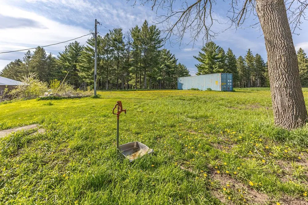 S3565 Rooster Ridge Lane Fountain City, WI 54629