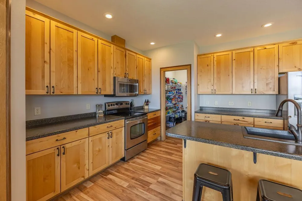 S3565 Rooster Ridge Lane Fountain City, WI 54629