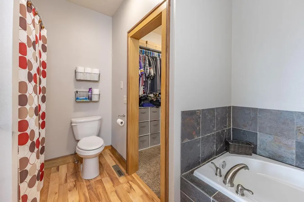 S3565 Rooster Ridge Lane Fountain City, WI 54629