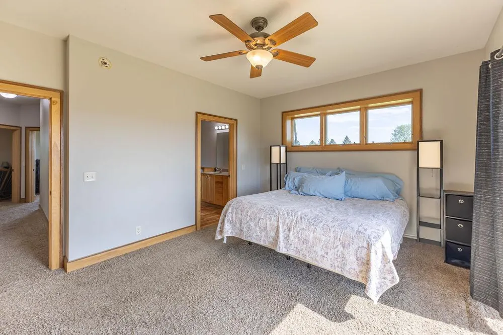 S3565 Rooster Ridge Lane Fountain City, WI 54629
