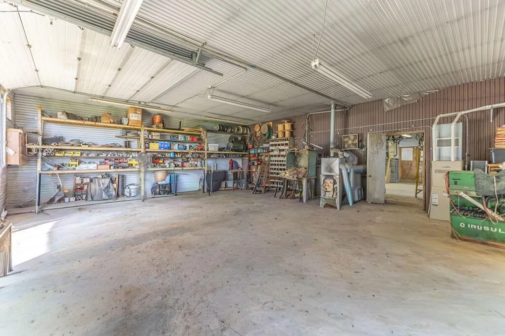 S3565 Rooster Ridge Lane Fountain City, WI 54629