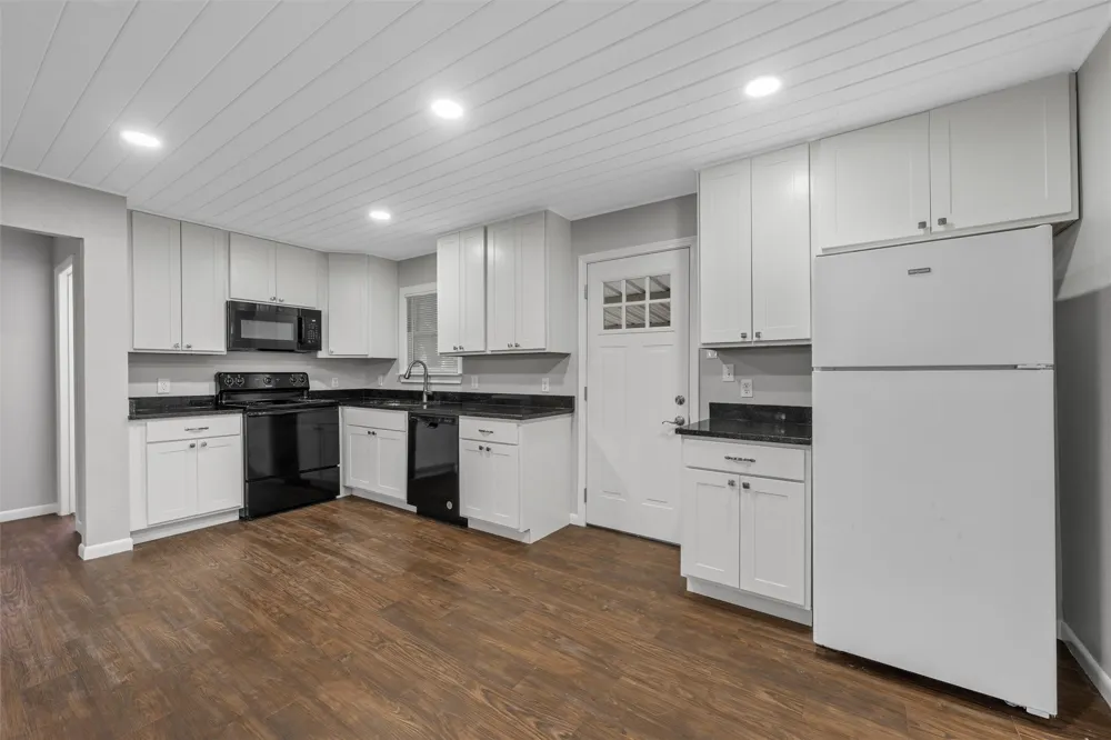 1003 Donlo Street Robinson, TX 76706