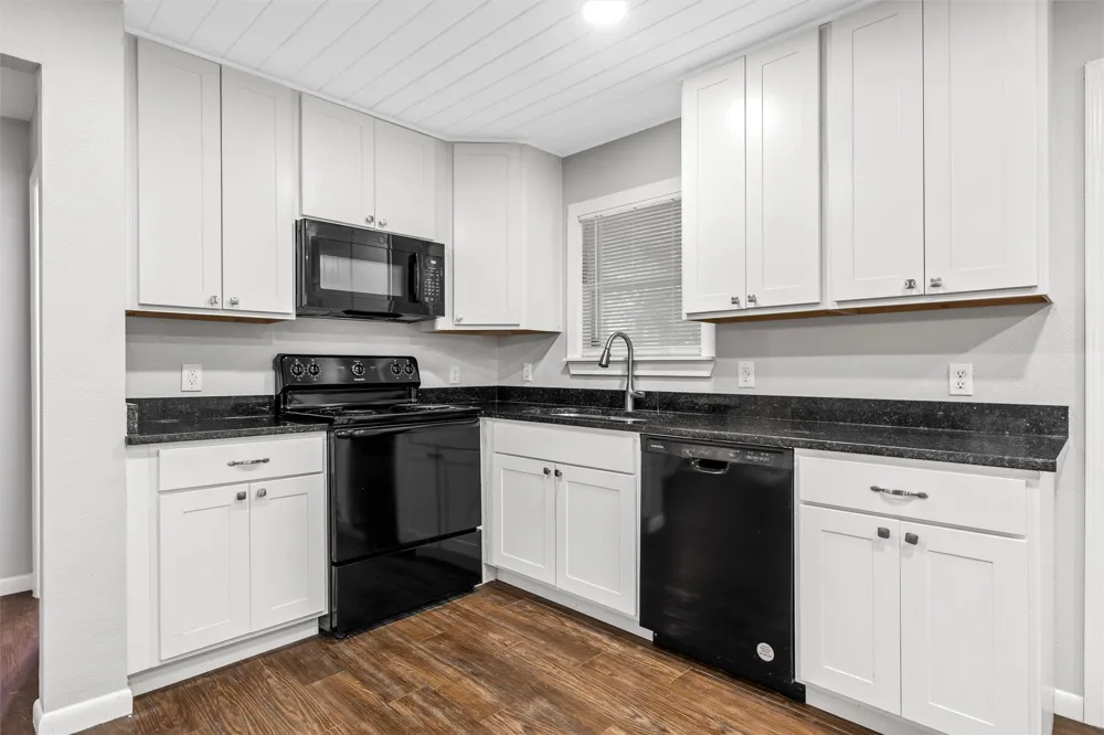 1003 Donlo Street Robinson, TX 76706