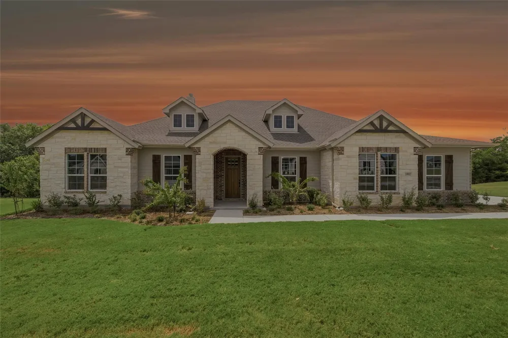 1001 Perrin Lane Van Alstyne, TX 75495